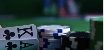 Áp dụng mẹo slow play poker đúng lúc mang lại chiến thắng